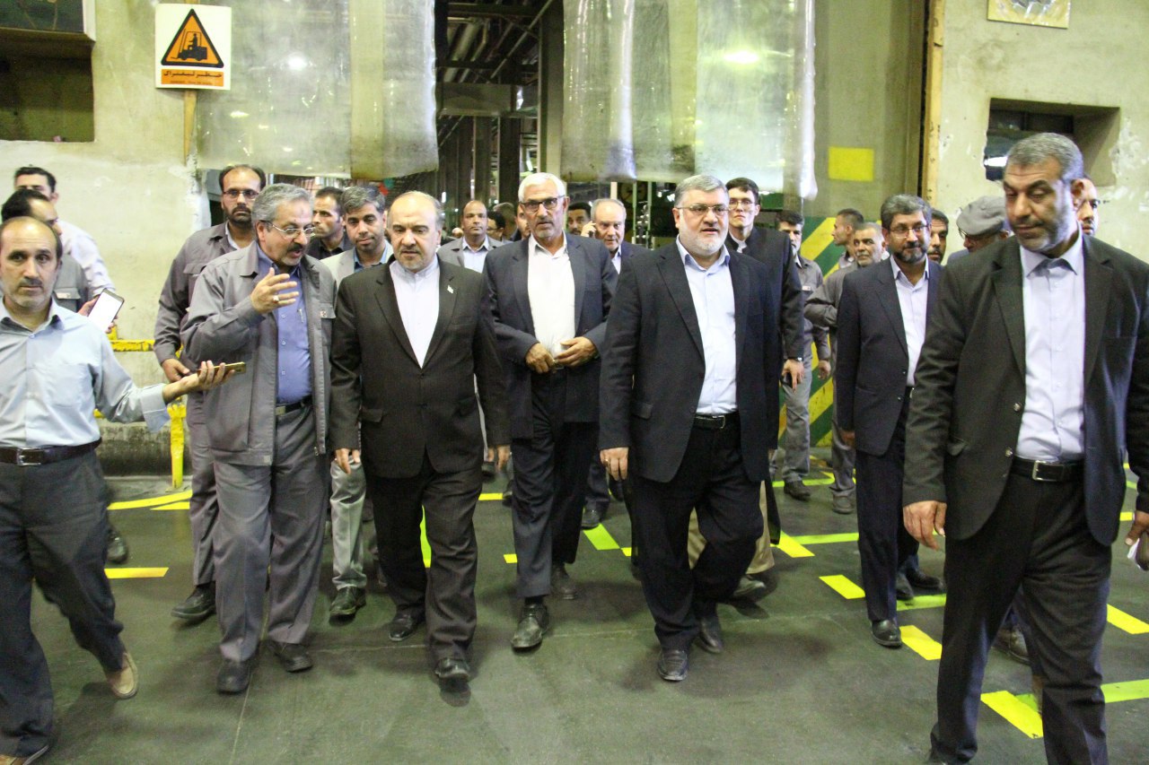 بازدید آقای دکتر سلطانی فر وزیر ورزش و جوانان از کارخانه کویرتایر