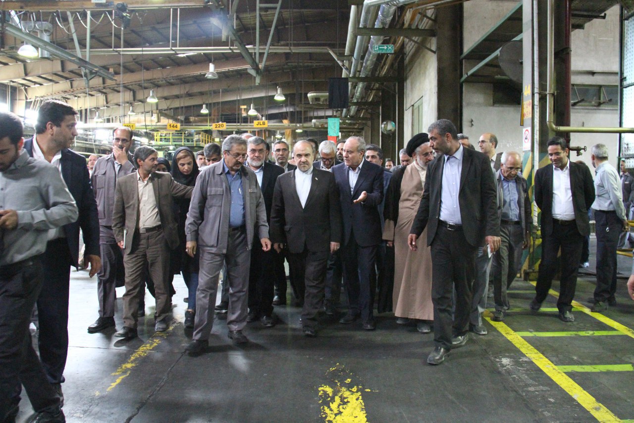 بازدید آقای دکتر سلطانی فر وزیر ورزش و جوانان از کارخانه کویرتایر