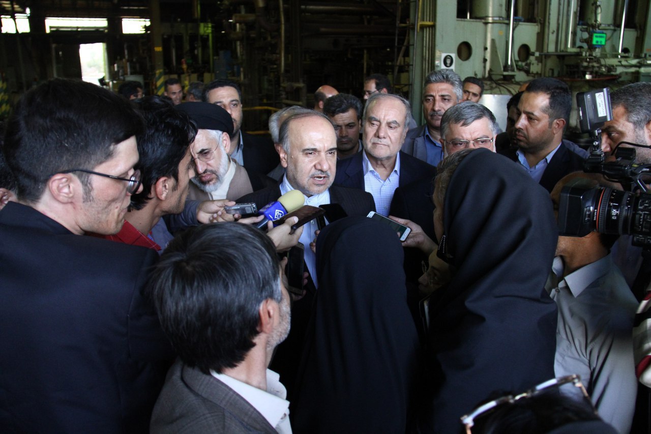 بازدید آقای دکتر سلطانی فر وزیر ورزش و جوانان از کارخانه کویرتایر